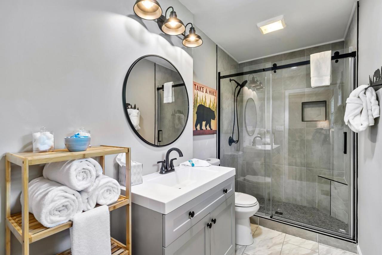 Modern Pigeon Forge Gem Near Dollywood, Gatlinburg & Smokies - 2 Mins To Pkwy & Strip, Hot Tub, Fire Pit, Cable, Hi-Speed Wifi Villa Bagian luar foto