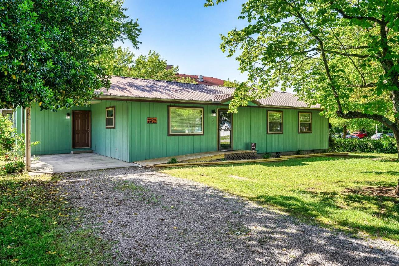 Modern Pigeon Forge Gem Near Dollywood, Gatlinburg & Smokies - 2 Mins To Pkwy & Strip, Hot Tub, Fire Pit, Cable, Hi-Speed Wifi Villa Bagian luar foto